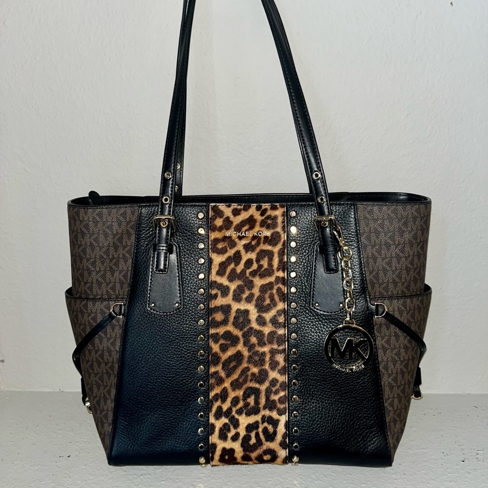 NWOT Michael Kors Voyager East West Signature Tote Brown Multi/Gold